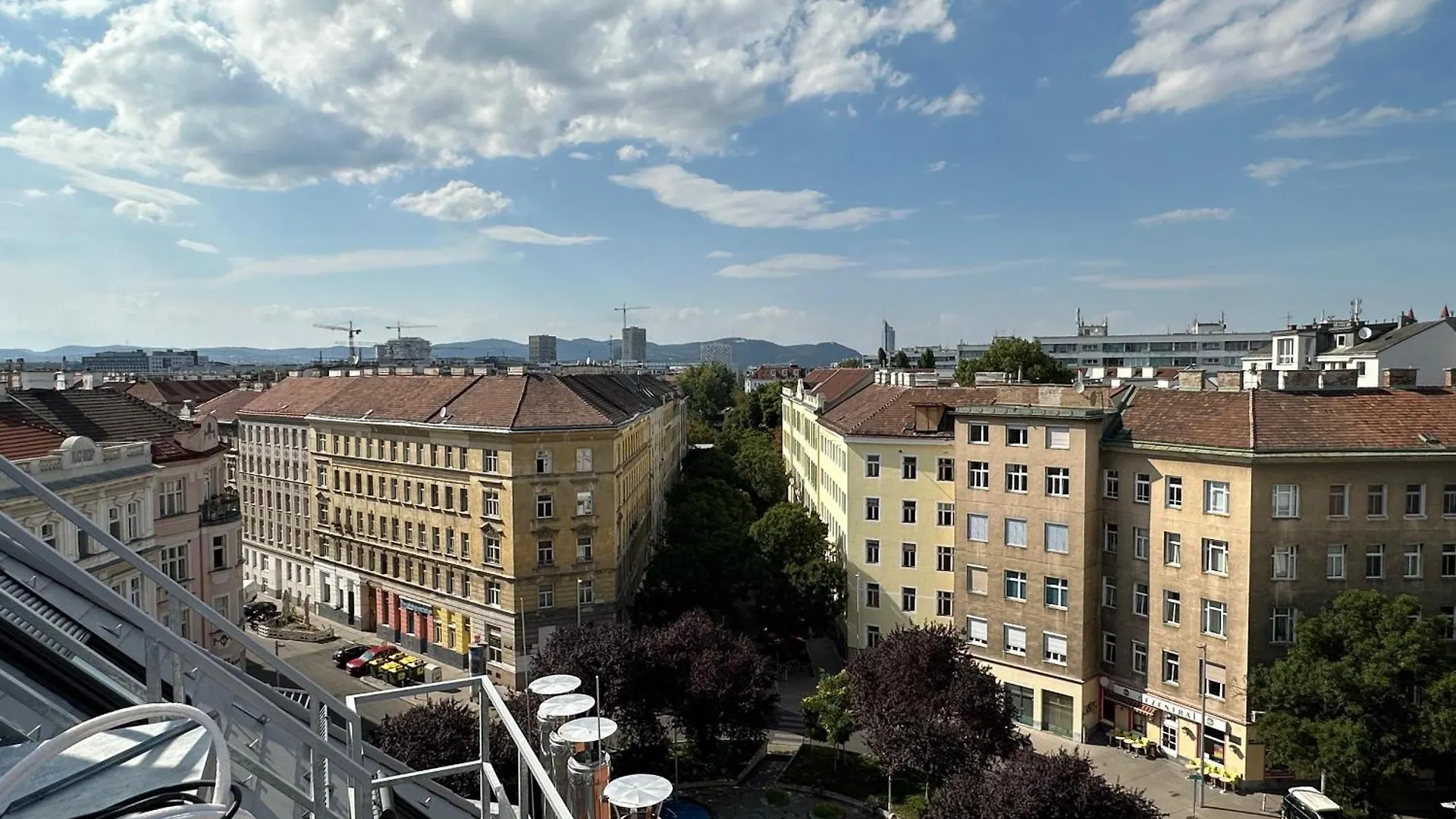 Feelhome-Dachterrasse-4 Gaeste-Wifi Vienna