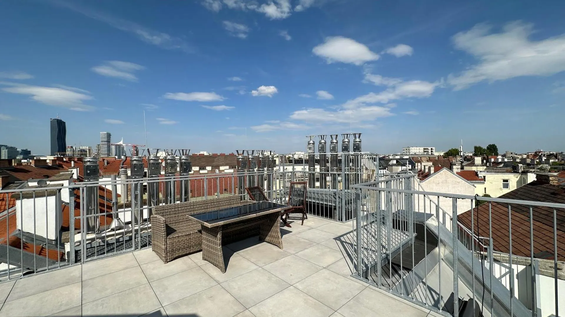 Feelhome-Dachterrasse-4 Gaeste-Wifi Vienna 0*,